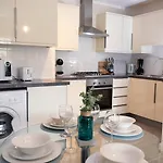 Apartament Guestready - Beautiful On Coast Dublin